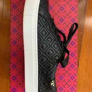 Tory Burch Lace Up Sneaker, black, 7.5